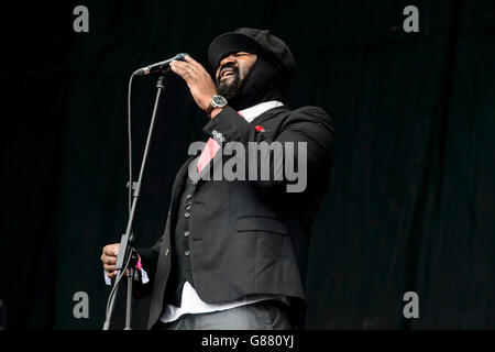 Gregory Porter esegue al Glastonbury festival di musica Foto Stock