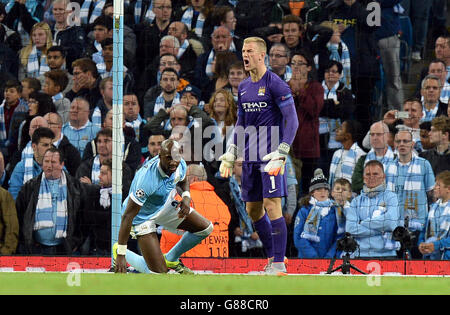 Il portiere di Manchester City Joe Hart reagisce dopo che Mario Mandzukic di Juventus (non nella foto) segna il primo gol del suo fianco durante la partita della UEFA Champions League all'Etihad Stadium di Manchester. Foto Stock