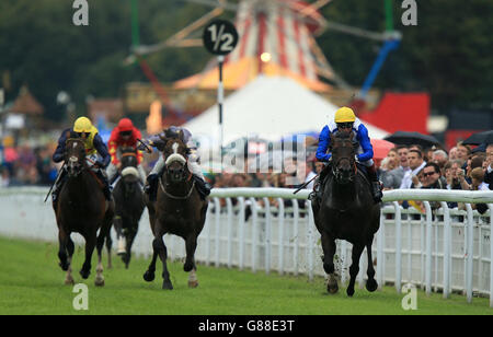 Horse Racing - Bank Holiday Weekend - Giorno 1 - Goodwood Racecourse Foto Stock