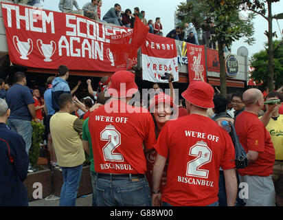 Calcio - UEFA Champions League - finale - AC Milan v Liverpool - Liverpool Fans - Istanbul. I tifosi di Liverpool si riuniscono a Istanbul. Foto Stock