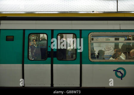 Stazione metropolitana Madeleine, Parigi, Francia Foto Stock