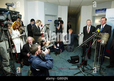 David Trimble - Conferenza stampa - sedi di partito Foto Stock