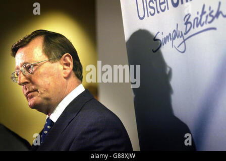 David Trimble - Conferenza stampa - sedi di partito Foto Stock