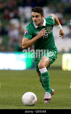 Robbie Brady della Repubblica d'Irlanda durante la partita di qualificazione del Campionato europeo UEFA allo stadio Aviva di Dublino. PREMERE ASSOCIAZIONE foto. Data immagine: Lunedì 7 settembre 2015. Vedi la storia della Repubblica DI CALCIO della PA. Il credito fotografico dovrebbe essere: Brian Lawless/PA Wire Foto Stock