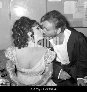 Teatro - il Dottor Faust - Elizabeth Taylor e Richard Burton - Oxford Foto Stock