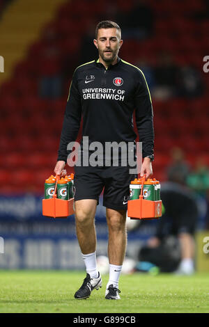 Calcio - Sky Bet Championship - Charlton Athletic v Huddersfield Town - The Valley. Charlton Athletic's Head of Sports Science Laurence Bloom Foto Stock