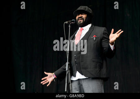 Gregory Porter esegue al Glastonbury festival di musica Foto Stock