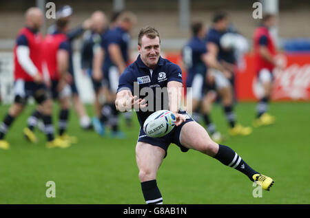 Rugby Union - Coppa del mondo di Rugby 2015 - Pool B - Scozia / Giappone - Scotland Captain's Run - Kingsholm Stadium. Stuart Hogg della Scozia durante la corsa del capitano al Kingsholm Stadium, Gloucester. Foto Stock