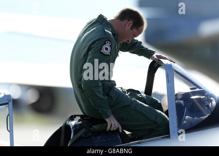 Il duca di Cambridge visite Coningsby RAF Foto Stock