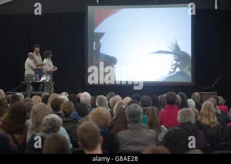 Steve Leonard, Martin Hughes-Games e Doug Allen che parlavano delle loro esperienze facendo documentari sulla fauna selvatica al radio Times Festival Foto Stock