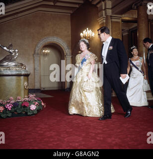 Royalty - Royal Air Force il Golden Jubilee banchetto - La Regina Madre - Lancaster House, St James's, Londra Foto Stock