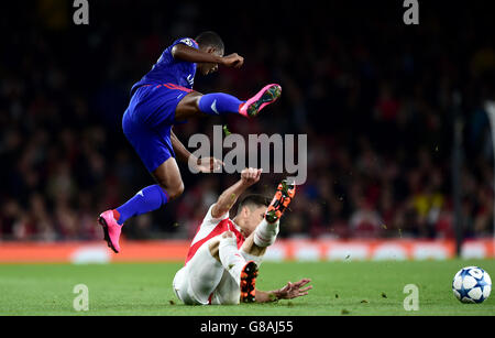 Soccer - UEFA Champions League - Gruppo F - Arsenal v Olympiacos - Emirates Stadium Foto Stock