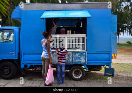 Takeaway, alla stazione degli autobus, Port Mathurin, Rodrigues Foto Stock