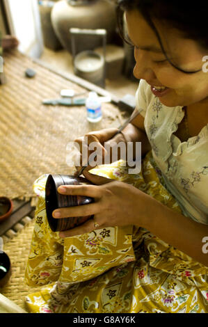 Asia Myanmar Bagan laccati workshop a Bagan Myanmar Foto Stock