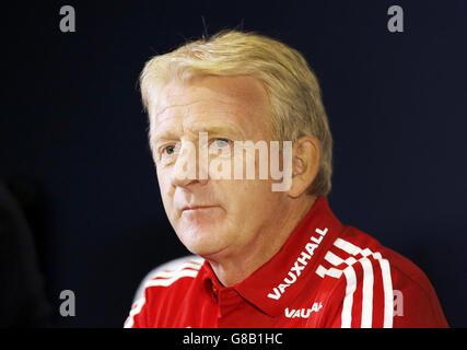 Calcio - UEFA Euro 2016 - Qualifiche - Gruppo D - Scozia / Polonia - Scotland Press Conference - Hampden Auditorium. Il direttore scozzese Gordon Strachan durante la conferenza stampa a Hampden Park, Glasgow. Foto Stock