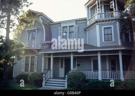 Archivio di immagine Munsters Mansion da "l'Munsters' TV show, 1964-6, Universal Studios backlot, Hollywood, Los Angeles, California, USA, 1992 Foto Stock