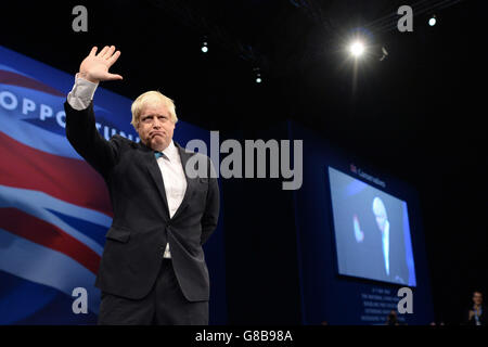 Boris Johnson, deputato di Uxbridge, ha tenuto il suo discorso alla conferenza del Partito conservatore al Manchester Central. Foto Stock