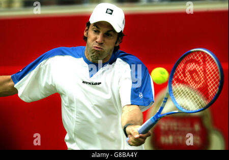 Tennis - Stella Artois Championship 2005 - Greg Rusedski v Joshua Goodall - Queens Club. Greg Rusedski in azione. Foto Stock