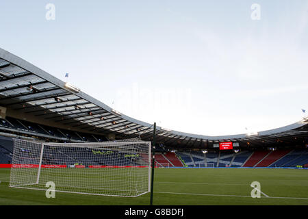 Calcio - UEFA Euro 2016 - Qualifiche - Gruppo D - Scozia contro Polonia - Hampden Park. Una vista generale di Hamden Park prima della partita Foto Stock