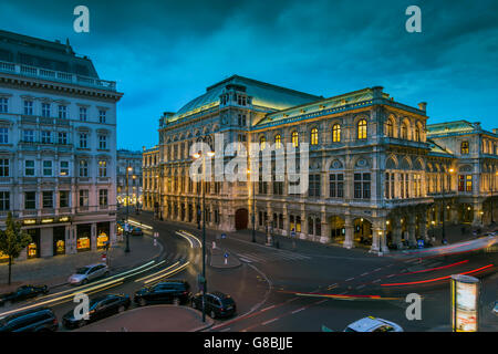 L'Opera di Stato di Vienna di notte, Vienna, Austria Foto Stock