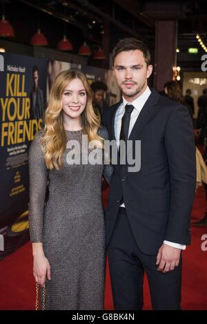 Rosanna Hoult e Nicholas Hoult partecipano alla prima del film Kill Your Friends al Picturehouse Central di Londra. Foto Stock