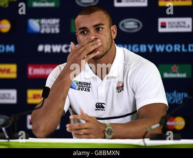 Rugby Union - Coppa del mondo di Rugby 2015 - Conferenza Stampa Inghilterra - Pennyhill Park. Jonathan Joseph in Inghilterra durante una conferenza stampa al Pennyhill Park di Bagshot. Foto Stock