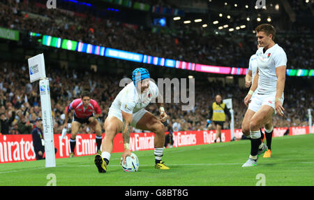 Rugby Union - Coppa del mondo di rugby 2015 - Pool A - Inghilterra / Uruguay - City of Manchester Stadium. L'inglese Jack Nowell (a sinistra) segna il settimo tentativo di gioco del suo lato durante la partita della Coppa del mondo di rugby al City of Manchester Stadium. Foto Stock