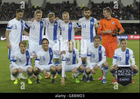 Foto di squadra della Finlandia durante la partita di calcio di qualificazione UEFA EURO 2016 tra Finlandia e Irlanda del Nord allo Stadio Olimpico di Helsinki, Finlandia, 11 ottobre 2015. Foto Stock