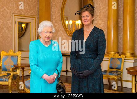 Le credenziali presentate a Palazzo di Buckingham Foto Stock