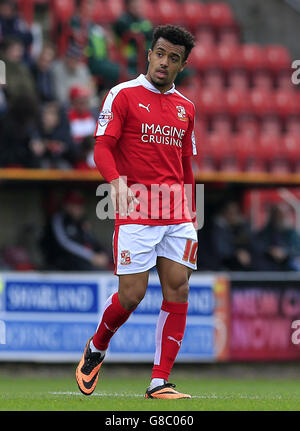 Calcio - Sky Bet League One - Swindon Town / Peterborough United - County Ground. Nicky Ajose, cittadina di Swindon Foto Stock