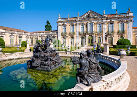 Giardini del Palazzo di Queluz vicino a Lisbona Foto Stock