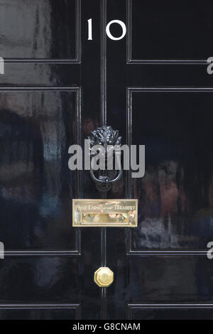 No.10 Downing Street, noto come numero 10, residenza ufficiale e l'ufficio del Primo ministro britannico, Westminster, London, Regno Unito Foto Stock