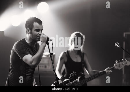 (L-R) Andrew (Falco) Falkous, Juila Ruzicka - il futuro della sinistra a sala da ballo elettrico, Londra. Xxi Aprile 2016. Foto Stock