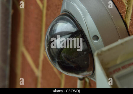 Dome della telecamera di sicurezza Foto Stock