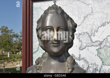 Statua in bronzo di russo Imperatrice Caterina II. Naso grattugiato per buona fortuna. Foto Stock