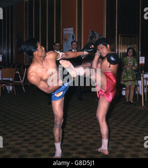 Danza - Thai Boxing - Londra Foto Stock