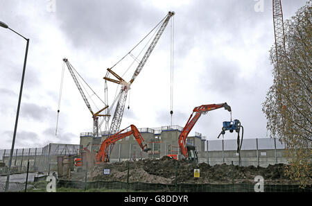 I lavori di costruzione che si svolge presso il Galles del Nord nella prigione di Wrexham Industrial Estate, il Galles del Nord, come nove nuove prigioni sono costruiti sotto i piani per chiudere carceri Vittoriano e li vendono per alloggiamento, il governo ha annunciato. Foto Stock