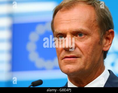 (160629) -- Bruxelles, 29 giugno 2016 (Xinhua) -- Presidente del Consiglio europeo Donald Tusk partecipa a una conferenza stampa presso la sede centrale dell'UE a Bruxelles, Belgio, 28 giugno 2016. I leader europei martedì premuto per una rapida e chiara britannico piano di partenza per sedare in tutto il mondo la preoccupazione per il futuro del continente. (Xinhua/Gong Bing) Foto Stock