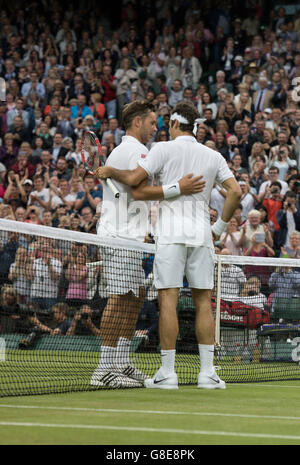 Londra, Regno Unito. 29 Giugno, 2016. Londra, Regno Unito. Il 29 giugno, 2016. Il torneo di Wimbledon Tennis Championships 2016 tenutosi presso il All England Lawn Tennis e Croquet Club di Londra, Inghilterra, Regno Unito. Roger Federer (SUI) [1} v Marcus Willis (GBR) sul Centre Court. Credito: Duncan Grove/Alamy Live News Foto Stock