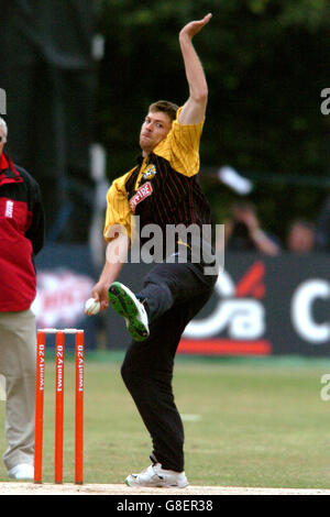 Cricket - Twenty20 Cup - Kent Spitfire v Middlesex Crusaders - St Lawrence Ground. Simon Cook, Kent Spitfire Foto Stock