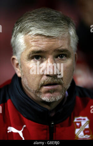 Swindon Town / Walsall - Sky Bet League One - County Ground. Martin Ling, direttore della città di Swindon, durante la partita della Sky Bet League One al County Ground di Swindon. Foto Stock