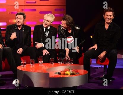 (l-r) Simon le Bon, Nick Rhodes, John Taylor e Roger Taylor di Duran Duran durante le riprese del Graham Norton Show presso i London Studios, a sud di Londra, che saranno trasmesse sulla BBC One venerdì sera. Foto Stock