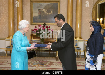 Le credenziali presentate a Palazzo di Buckingham Foto Stock