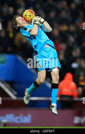 Aston Villa / Watford - Barclays Premier League - Villa Park. Giedrius Arlauskis, portiere di Watford, durante la partita della Barclays Premier League a Villa Park, Birmingham. Foto Stock