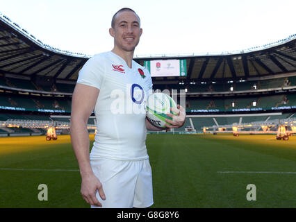 Inghilterra 2016 lancio delle partite - Stadio di Twickenham. Mike Brown in Inghilterra durante il lancio della serie 2016 Old Mutual Wealth al Twickenham Stadium, Londra. Foto Stock