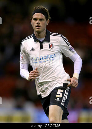 Nottingham Forest contro Fulham - Sky Bet Championship - City Ground. Richard Stearman di Fulham Foto Stock