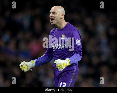 Manchester City v Hull City - Capital One Cup - Quarter Final - Etihad Stadium. Il portiere della città di Manchester Willy Caballero Foto Stock