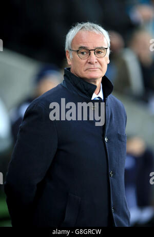 Claudio Ranieri, responsabile di Leicester City, durante la partita Barclays Premier League allo stadio Liberty di Swansea. Foto Stock