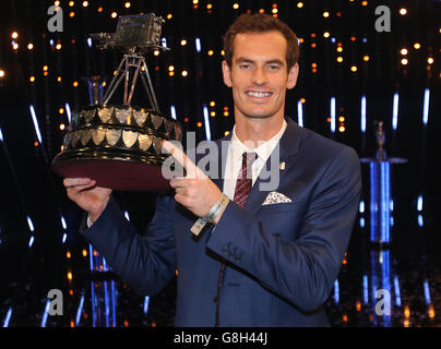 Personalità sportiva dell'anno 2015 - spettacolo dal vivo. Vincitore del premio 2015 di personalità sportiva dell'anno Andy Murray durante la personalità sportiva dell'anno 2015 alla SSE Arena di Belfast. Foto Stock