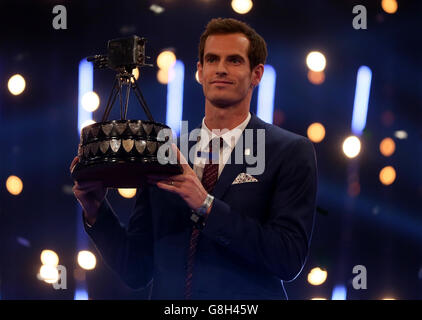 Personalità sportiva dell'anno 2015 - spettacolo dal vivo. Vincitore del premio 2015 di personalità sportiva dell'anno Andy Murray durante la personalità sportiva dell'anno 2015 alla SSE Arena di Belfast. Foto Stock